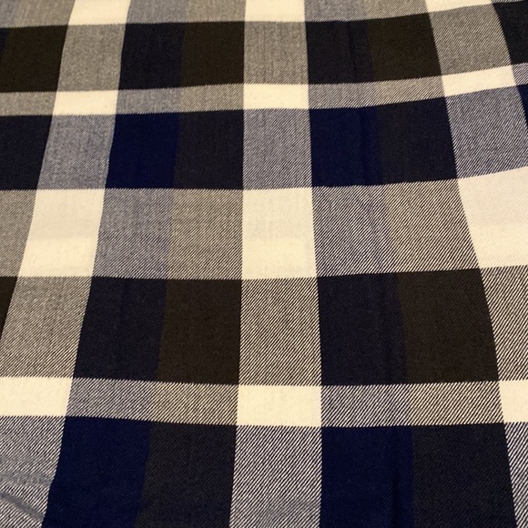 Plush scarf . Very good condition. 26”70” - Picture 3 of 7